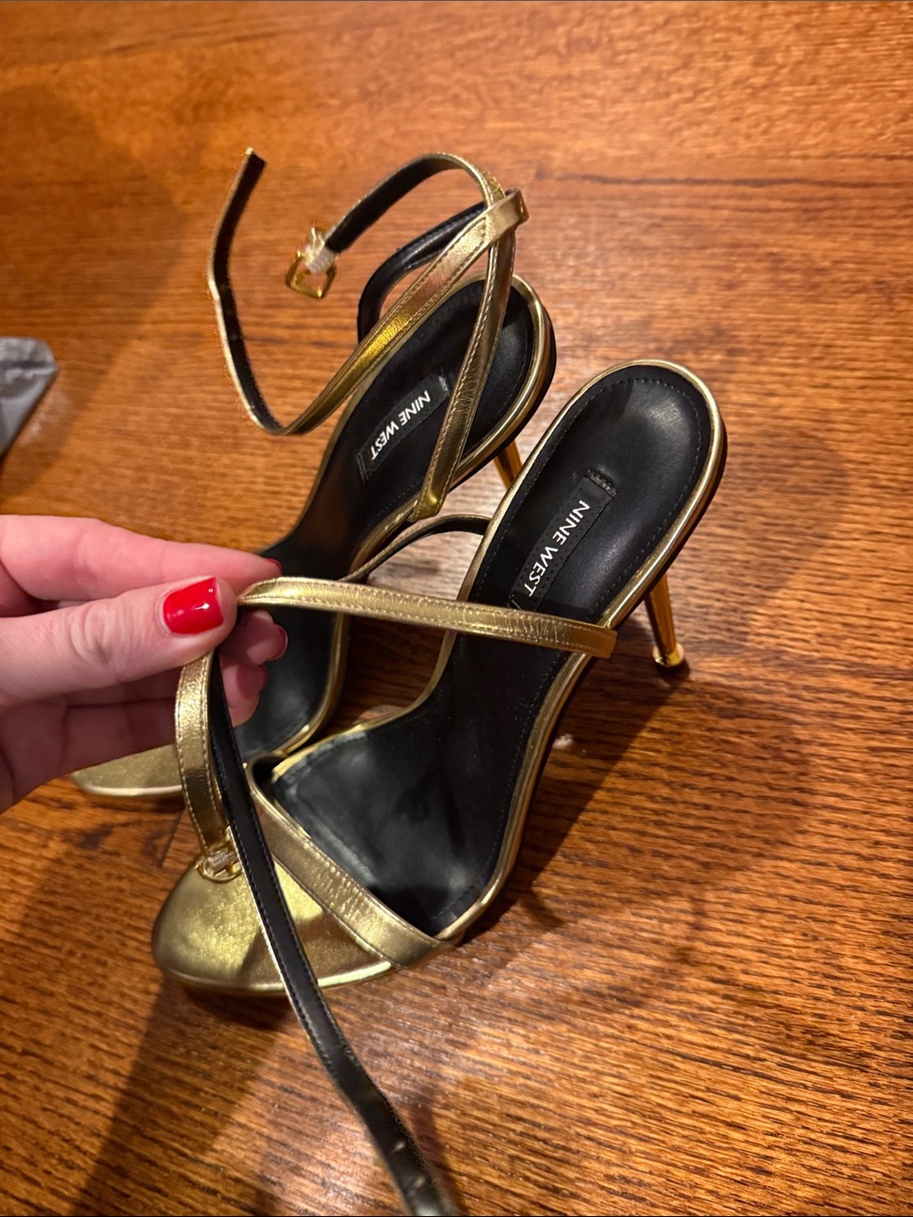 Nine West gold heels - Picture 3 of 3